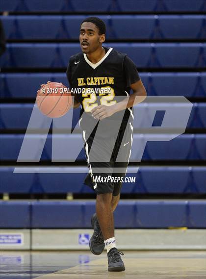 Thumbnail 2 in San Ysidro vs El Capitan (East vs South Tournament) photogallery.
