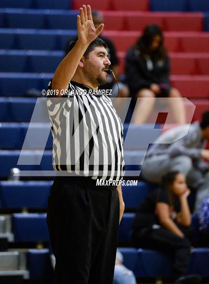 Thumbnail 3 in San Ysidro vs El Capitan (East vs South Tournament) photogallery.