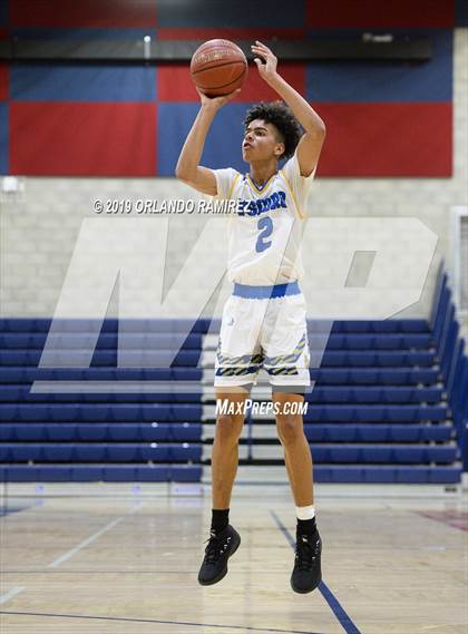 Thumbnail 2 in San Ysidro vs El Capitan (East vs South Tournament) photogallery.