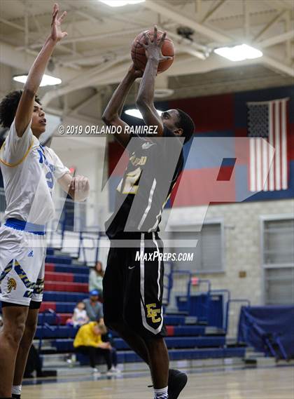 Thumbnail 3 in San Ysidro vs El Capitan (East vs South Tournament) photogallery.