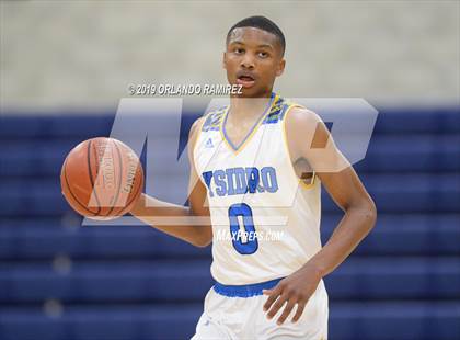 Thumbnail 3 in San Ysidro vs El Capitan (East vs South Tournament) photogallery.
