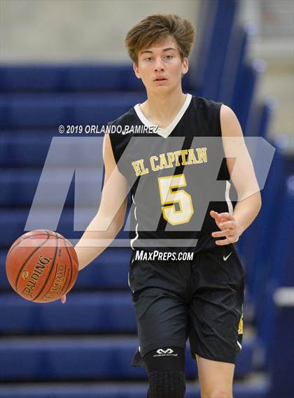 Thumbnail 2 in San Ysidro vs El Capitan (East vs South Tournament) photogallery.