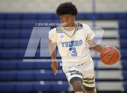 Thumbnail 2 in San Ysidro vs El Capitan (East vs South Tournament) photogallery.