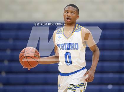 Thumbnail 2 in San Ysidro vs El Capitan (East vs South Tournament) photogallery.