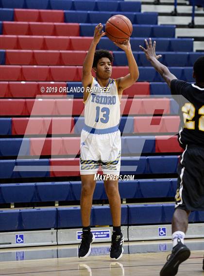 Thumbnail 2 in San Ysidro vs El Capitan (East vs South Tournament) photogallery.