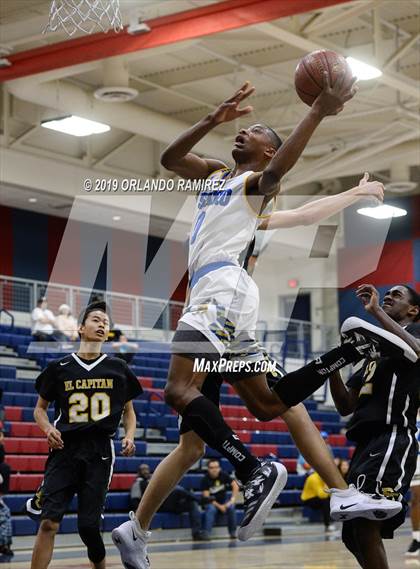Thumbnail 1 in San Ysidro vs El Capitan (East vs South Tournament) photogallery.
