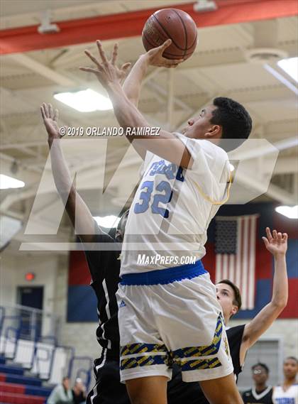 Thumbnail 1 in San Ysidro vs El Capitan (East vs South Tournament) photogallery.