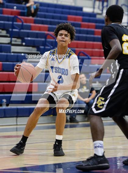 Thumbnail 2 in San Ysidro vs El Capitan (East vs South Tournament) photogallery.