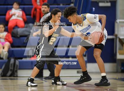 Thumbnail 3 in San Ysidro vs El Capitan (East vs South Tournament) photogallery.