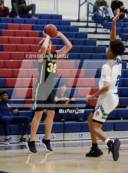Thumbnail 2 in San Ysidro vs El Capitan (East vs South Tournament) photogallery.