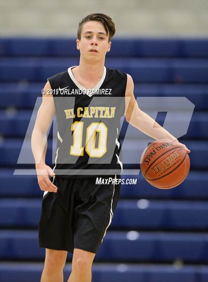 Thumbnail 2 in San Ysidro vs El Capitan (East vs South Tournament) photogallery.