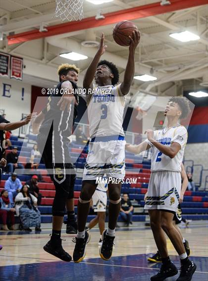 Thumbnail 1 in San Ysidro vs El Capitan (East vs South Tournament) photogallery.