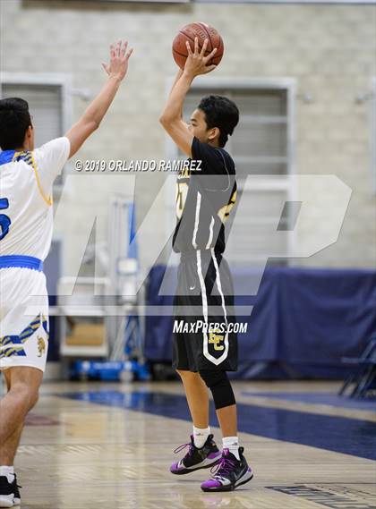 Thumbnail 2 in San Ysidro vs El Capitan (East vs South Tournament) photogallery.