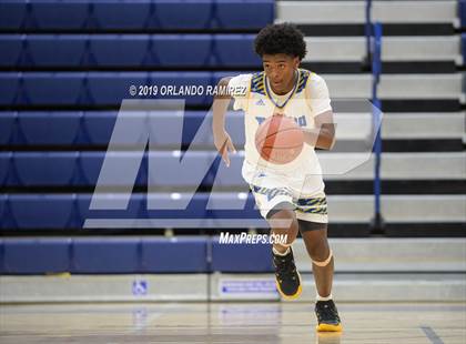Thumbnail 2 in San Ysidro vs El Capitan (East vs South Tournament) photogallery.
