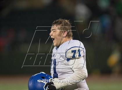 Thumbnail 3 in Sedro-Woolley vs. Lynden photogallery.