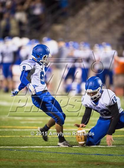 Thumbnail 3 in Sedro-Woolley vs. Lynden photogallery.