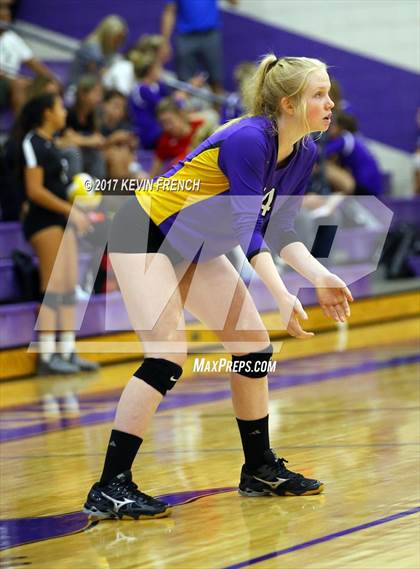 Thumbnail 1 in Sunrise Mountain vs. Arete Prep photogallery.