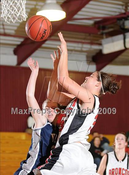 Thumbnail 1 in Vista del Lago vs. Bella Vista (I-80 Challenge) photogallery.