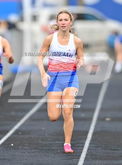 Thumbnail 1 in Roncalli Invite (100 Meter) photogallery.