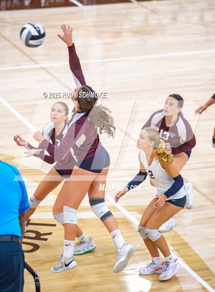 Thumbnail 1 in Scripps Ranch vs. Carlsbad (CIF SDS Division 1 Finals) photogallery.