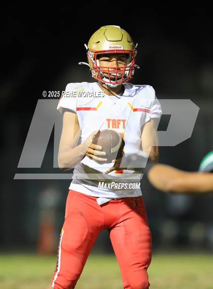 Thumbnail 1 in Taft vs Eagle Rock (CIF LACS D1 1st Rnd Playoff) photogallery.