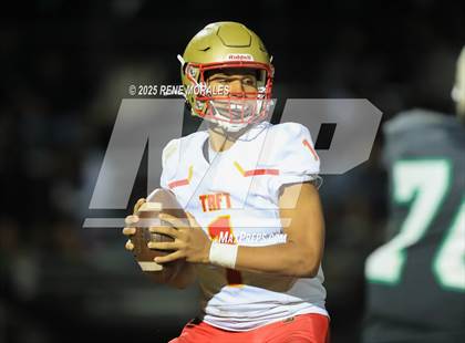 Thumbnail 2 in Taft vs Eagle Rock (CIF LACS D1 1st Rnd Playoff) photogallery.