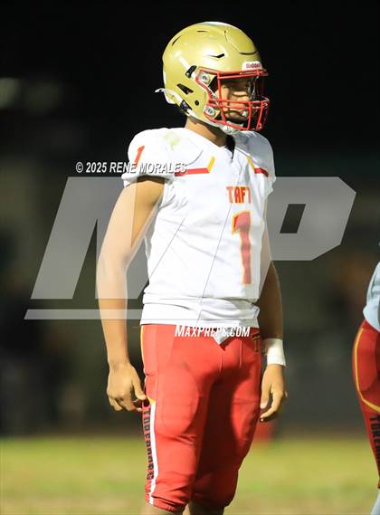 Thumbnail 1 in Taft vs Eagle Rock (CIF LACS D1 1st Rnd Playoff) photogallery.