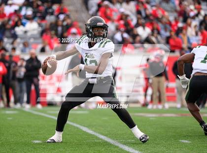 Thumbnail 1 in Cypress Falls vs. North Shore (UIL 6A D1 Football Regional) photogallery.