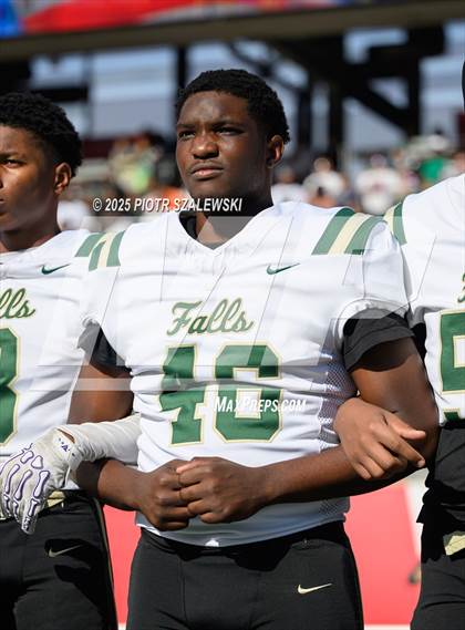 Thumbnail 3 in Cypress Falls vs. North Shore (UIL 6A D1 Football Regional) photogallery.