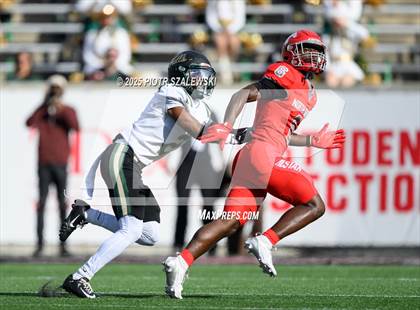 Thumbnail 1 in Cypress Falls vs. North Shore (UIL 6A D1 Football Regional) photogallery.