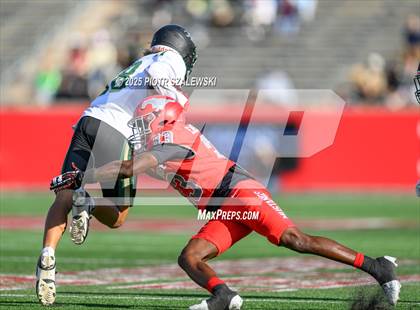 Thumbnail 3 in Cypress Falls vs. North Shore (UIL 6A D1 Football Regional) photogallery.