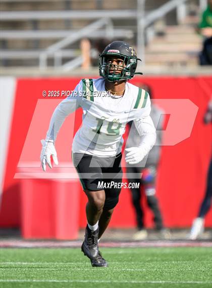 Thumbnail 3 in Cypress Falls vs. North Shore (UIL 6A D1 Football Regional) photogallery.