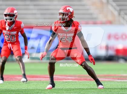 Thumbnail 3 in Cypress Falls vs. North Shore (UIL 6A D1 Football Regional) photogallery.