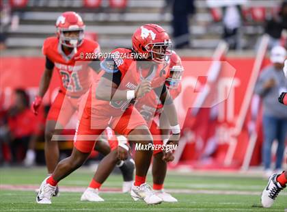 Thumbnail 2 in Cypress Falls vs. North Shore (UIL 6A D1 Football Regional) photogallery.