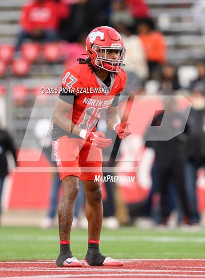 Thumbnail 2 in Cypress Falls vs. North Shore (UIL 6A D1 Football Regional) photogallery.