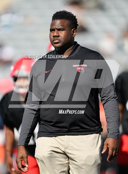 Thumbnail 1 in Cypress Falls vs. North Shore (UIL 6A D1 Football Regional) photogallery.