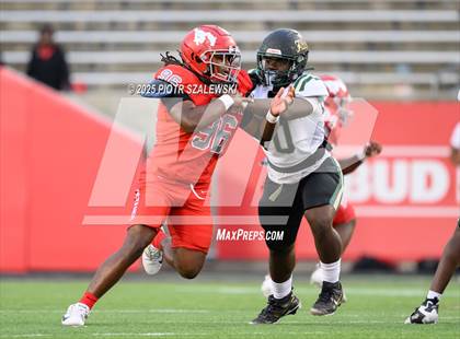 Thumbnail 3 in Cypress Falls vs. North Shore (UIL 6A D1 Football Regional) photogallery.