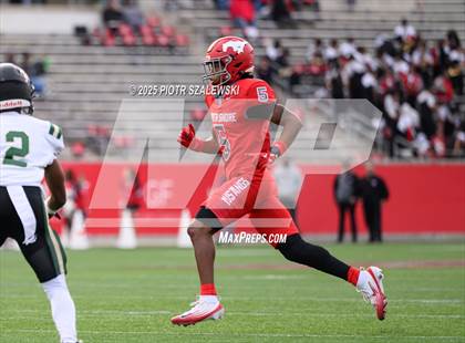 Thumbnail 2 in Cypress Falls vs. North Shore (UIL 6A D1 Football Regional) photogallery.