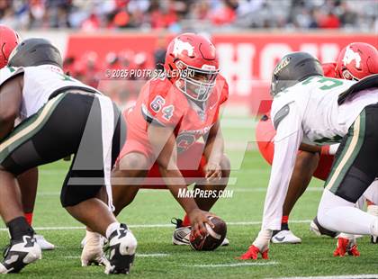 Thumbnail 1 in Cypress Falls vs. North Shore (UIL 6A D1 Football Regional) photogallery.