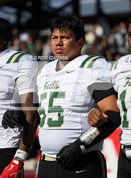 Thumbnail 1 in Cypress Falls vs. North Shore (UIL 6A D1 Football Regional) photogallery.