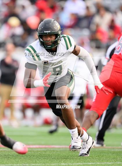 Thumbnail 2 in Cypress Falls vs. North Shore (UIL 6A D1 Football Regional) photogallery.