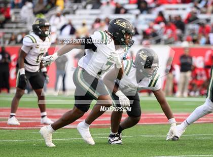 Thumbnail 2 in Cypress Falls vs. North Shore (UIL 6A D1 Football Regional) photogallery.