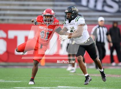 Thumbnail 1 in Cypress Falls vs. North Shore (UIL 6A D1 Football Regional) photogallery.