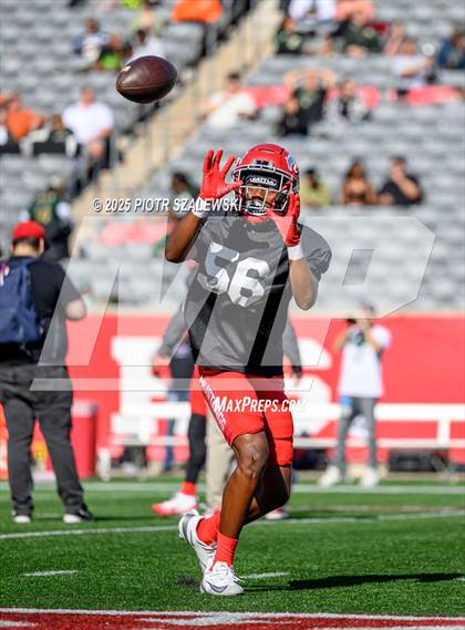 Thumbnail 3 in Cypress Falls vs. North Shore (UIL 6A D1 Football Regional) photogallery.