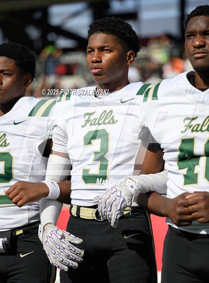 Thumbnail 2 in Cypress Falls vs. North Shore (UIL 6A D1 Football Regional) photogallery.