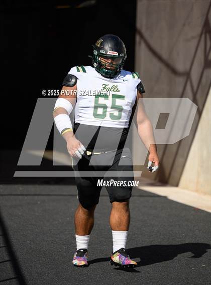 Thumbnail 2 in Cypress Falls vs. North Shore (UIL 6A D1 Football Regional) photogallery.