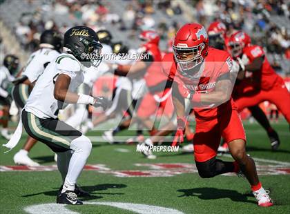 Thumbnail 1 in Cypress Falls vs. North Shore (UIL 6A D1 Football Regional) photogallery.