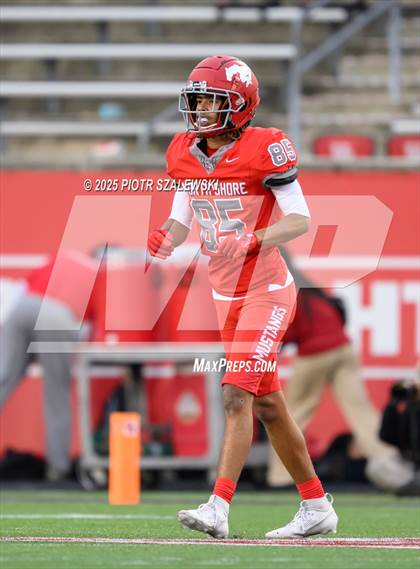 Thumbnail 3 in Cypress Falls vs. North Shore (UIL 6A D1 Football Regional) photogallery.