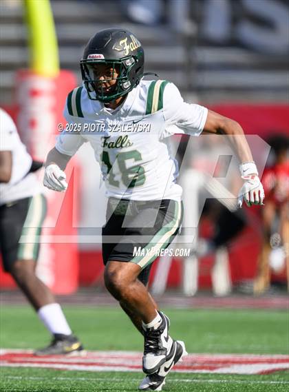 Thumbnail 3 in Cypress Falls vs. North Shore (UIL 6A D1 Football Regional) photogallery.