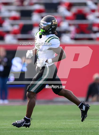 Thumbnail 1 in Cypress Falls vs. North Shore (UIL 6A D1 Football Regional) photogallery.